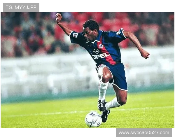 小罗与桑托斯的传奇对决回顾足球历史上的经典瞬间