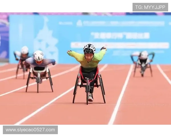 特奥精神闪耀赛场展现无畏勇气与团结力量的动人时刻 特奥精神闪耀赛场展现无畏勇气与团结力量的动人时刻