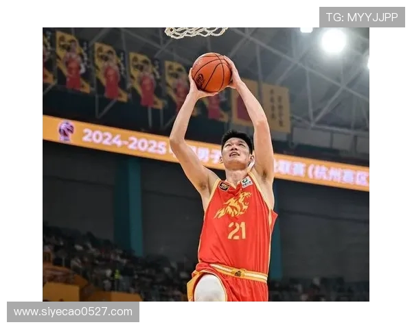 胡金秋领衔中国篮球新篇章展现年轻力量与团队精神的崛起之路 胡金秋领衔中国篮球新篇章展现年轻力量与团队精神的崛起之路