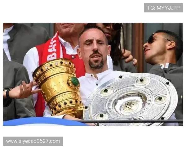 里贝里与齐达内的巅峰对决:足球历史上的传奇较量与技艺传承 里贝里与齐达内的巅峰对决:足球历史上的传奇较量与技艺传承