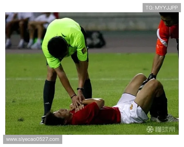 杨伟专访：从绿茵场到人生舞台的足球旅程回顾与展望